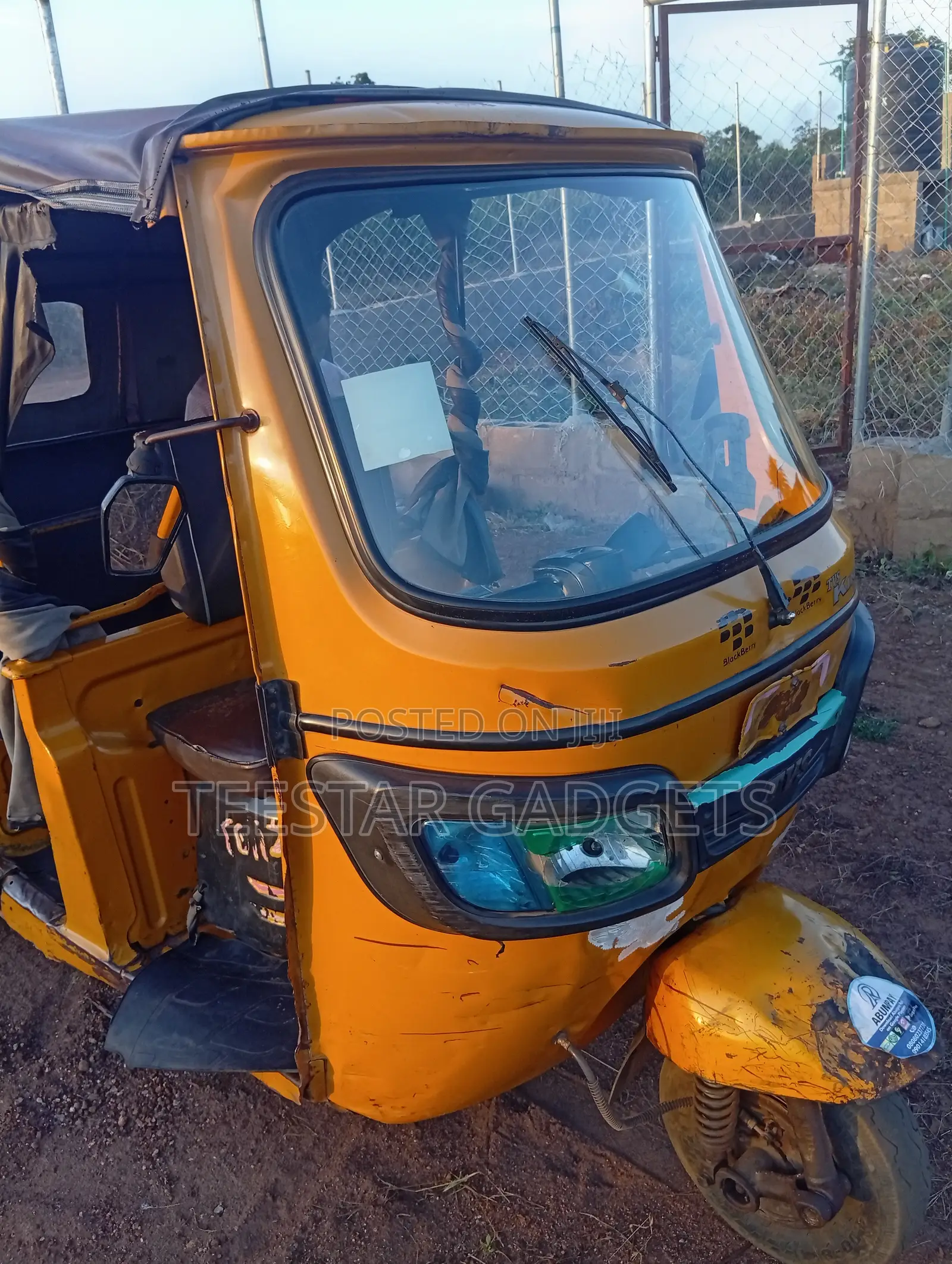 TVS King Deluxe Plus iTouch Start 2021 Yellow