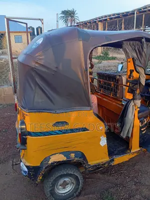 TVS King Deluxe Plus iTouch Start 2021 Yellow