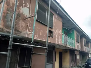 3bdrm Block of Flats in Cement for sale