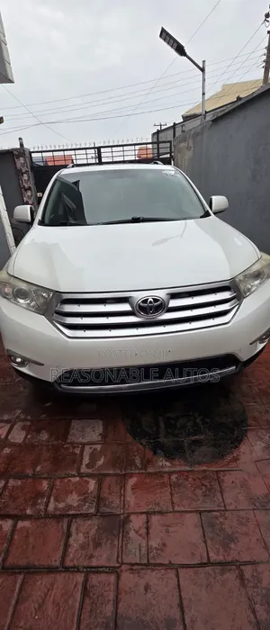 Toyota Highlander Limited 2012 White