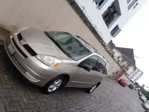 Toyota Sienna CE 2003 Gold