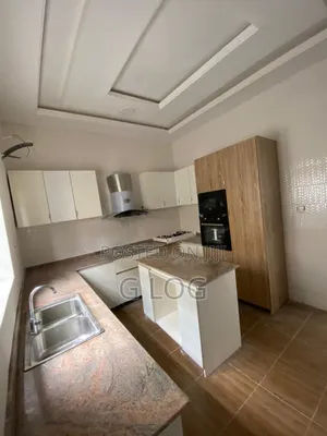 4bdrm Duplex in Ogunfayo Estate, Lagos Island / Lagos Island for sale