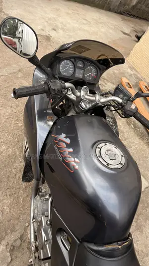 Honda 2000 Black
