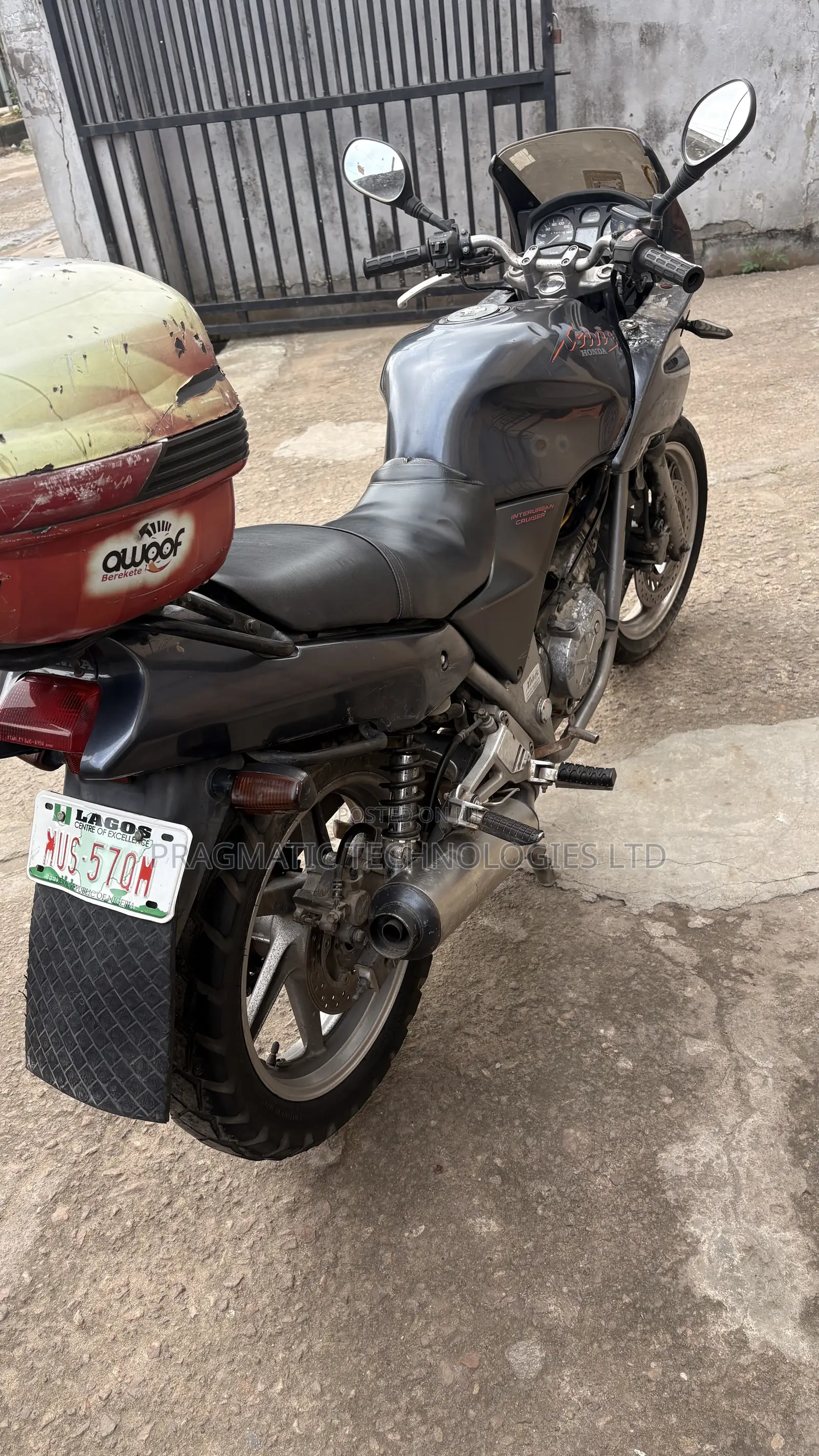 Honda 2000 Black