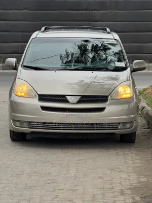 Toyota Sienna XLE 2005 Gold