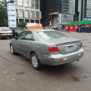 Toyota Camry 2006 Gray