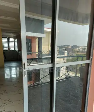 2bdrm Block of Flats in New Road, Lekki Phase 2 for rent