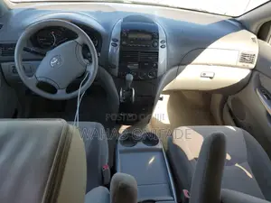 Toyota Sienna 2008 Silver