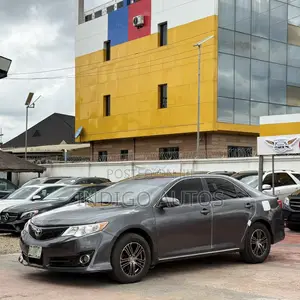 Toyota Camry LE 4dr Sedan (2.5L 4cyl 6A) 2012 Gray