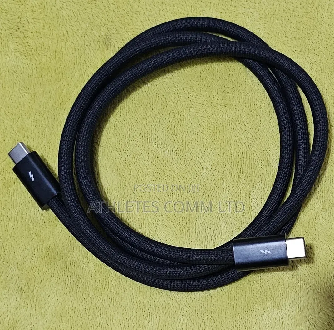 Apple Thunderbolt 4 Pro USB-C A2804 Cable