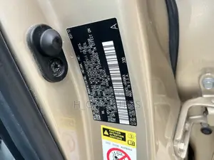 Toyota Highlander SE 2012 Gold