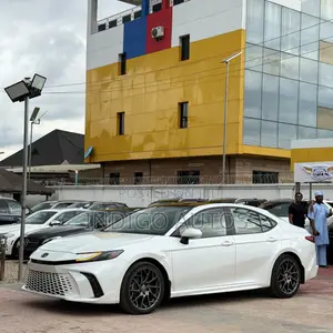 Toyota Camry XSE 2025 White
