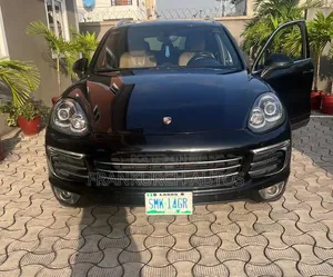 Porsche Cayenne 2016 Black