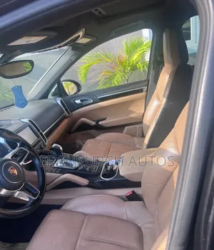 Porsche Cayenne 2016 Black