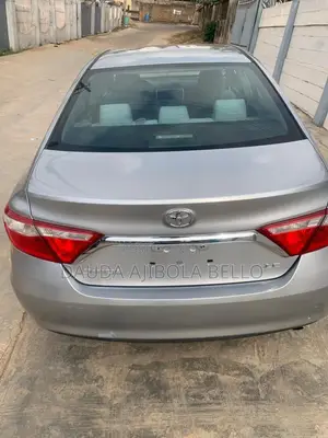 Toyota Camry LE 4dr Sedan (2.5L 4cyl 6A) 2015 Silver