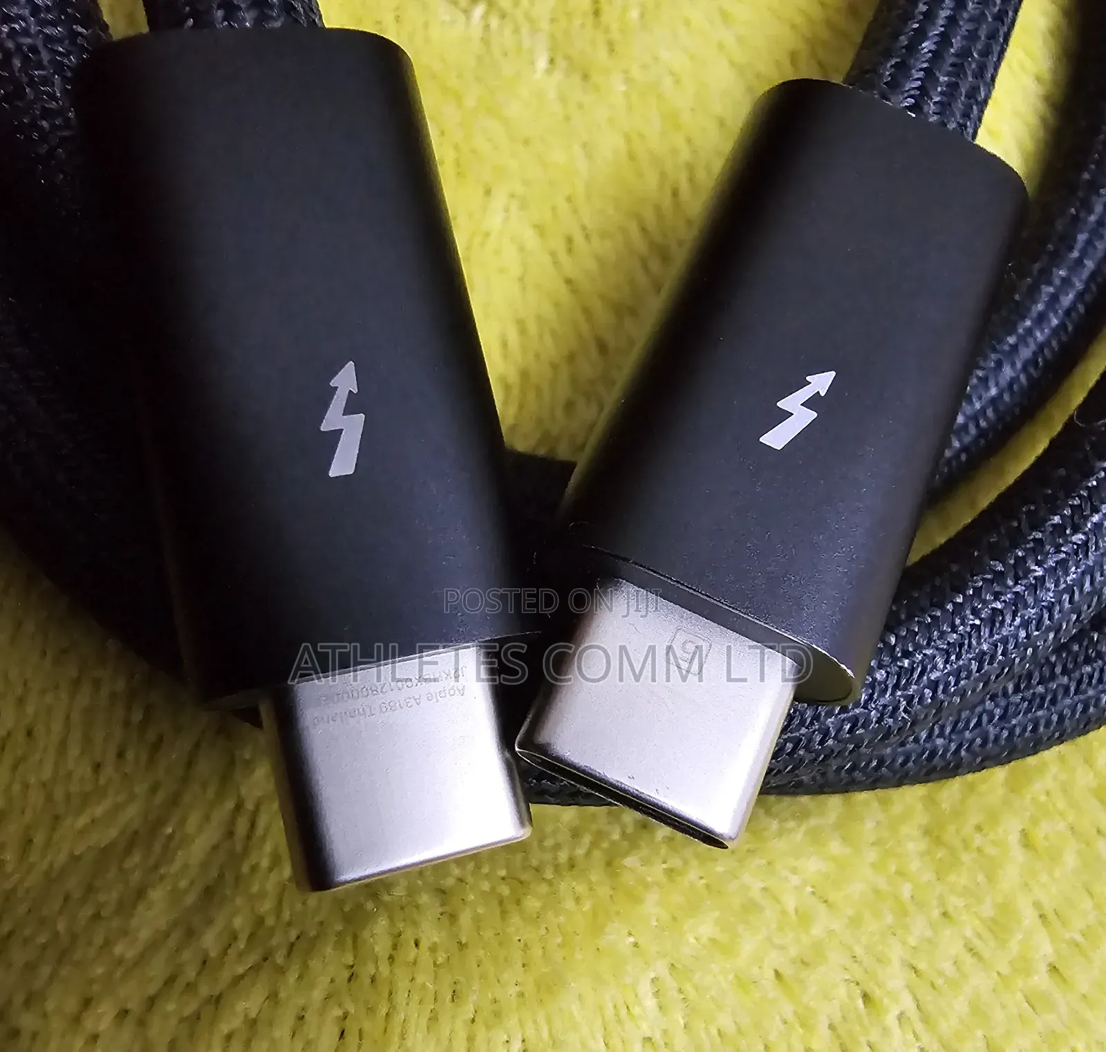 Apple Thunderbolt 5 (USB-C A3189 ) Pro Cable