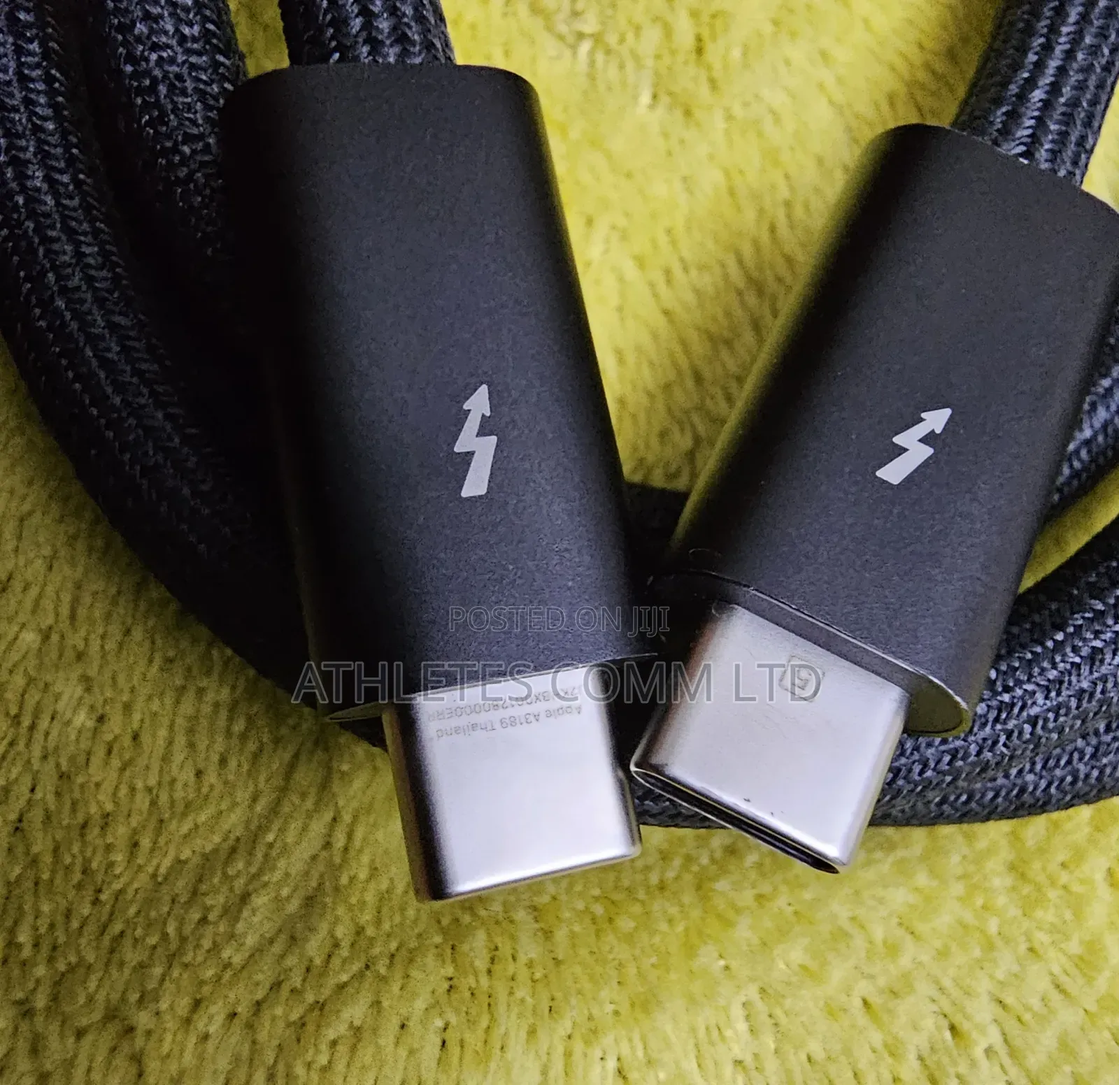 Apple Thunderbolt 5 (USB-C A3189 ) Pro Cable