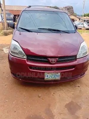 Toyota Sienna XLE 2003 Red