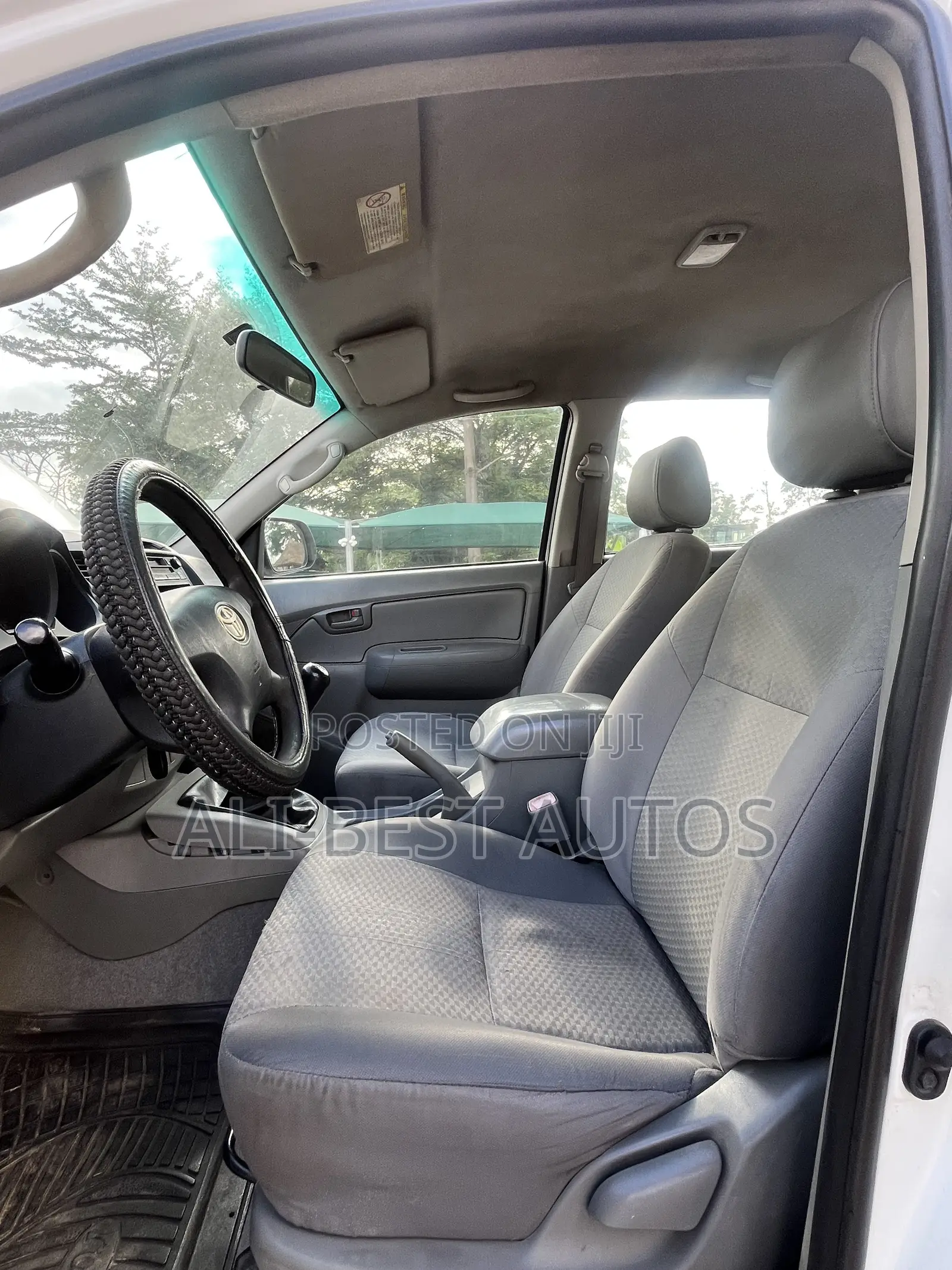 Toyota Hilux 2011 White