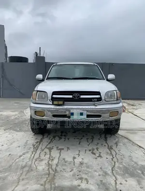 Toyota Tundra 2002 Silver