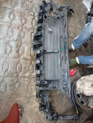 Range Rover Sport Front Court 2016