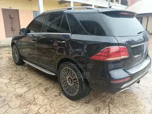 Mercedes-Benz GLE-Class 2016 Blue