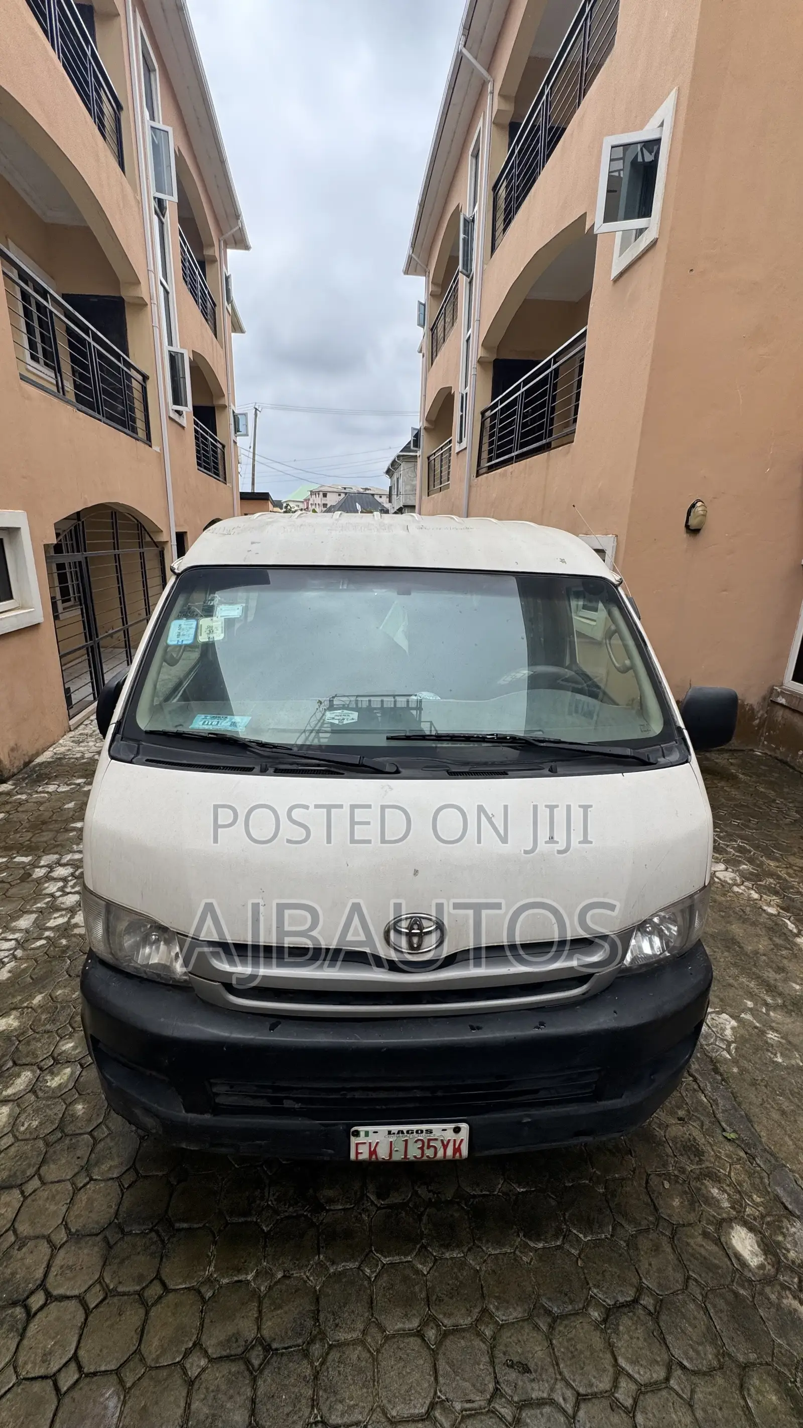 Toyota HiAce 2008 White