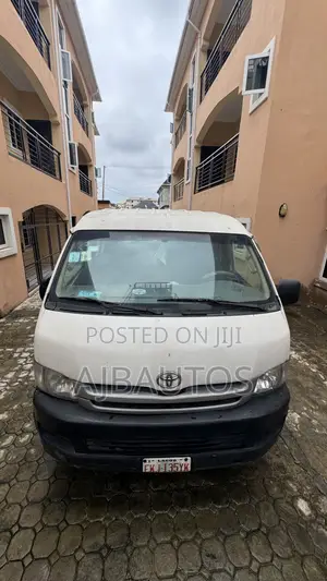 Toyota HiAce 2008 White