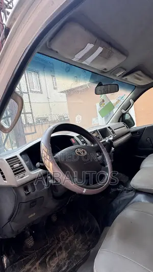 Toyota HiAce 2008 White
