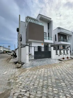 5bdrm Duplex in Ikota for sale