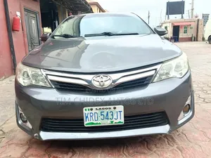 Toyota Camry LE 4dr Sedan (2.5L 4cyl 6A) 2012 Gray