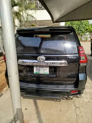 Very Neat Toyota Prado 2016 for Hire