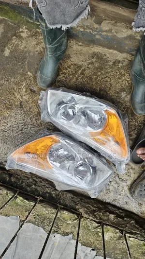 Headlight Toyota Rav4 2010