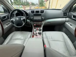 Toyota Highlander 2012 Silver