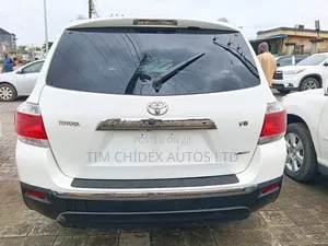 Toyota Highlander Limited 2012 White