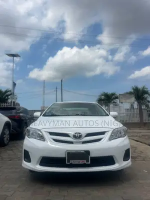 Toyota Corolla LE 4dr Sedan (1.8L 4cyl 4A) 2011 White