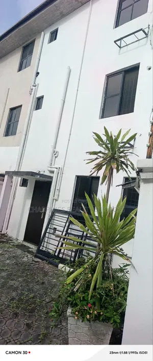 4bdrm Duplex in Lekki Phase 1 for sale