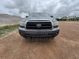 Toyota Tundra Double Cab 4x4 Limited 2012 Gray