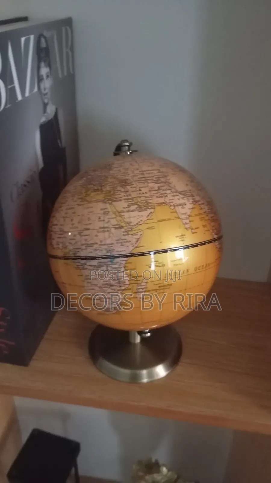 Globe Decor Available in Different Colours