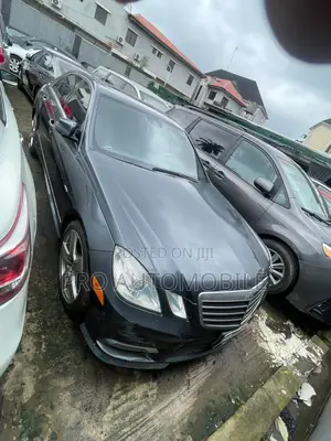 Mercedes-Benz E350 Base 4dr 4Matic Sedan AWD (3.5L 6cyl 7A) 2012 Gray