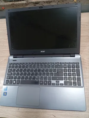 Laptop Acer Aspire E5-571 16GB Intel Core i3 HDD 500GB