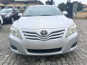 Toyota Camry 2011 Silver