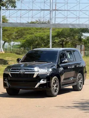 2020 Toyota Land Cruiser for Car Hire