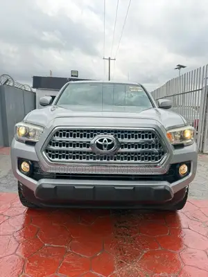 Toyota Tacoma 2018 Silver