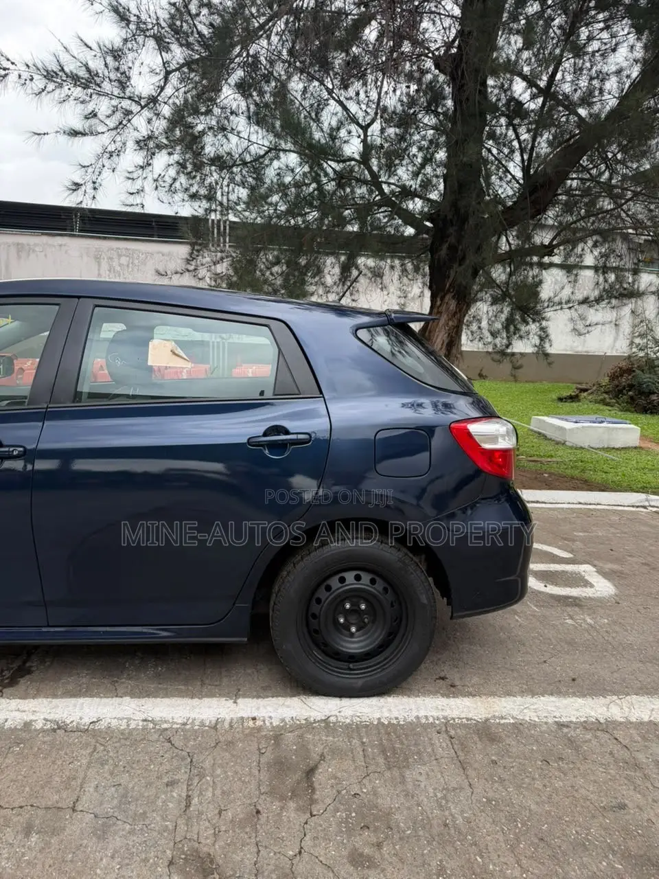 Toyota Matrix S Hatchback AWD (2.4L 4cyl 4A) 2012 Blue