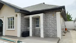 3bdrm Bungalow in Agric for sale
