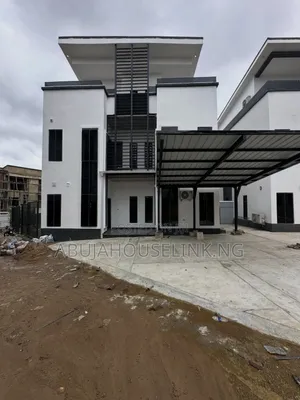 Furnished 4bdrm Duplex in Guzape Main Abuja for sale