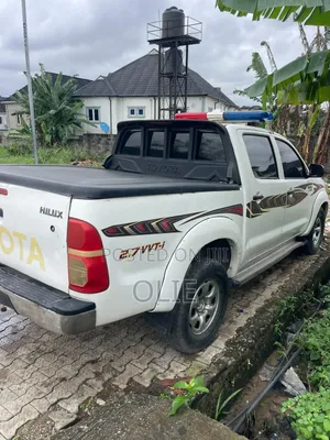Toyota Hilux 2014 White