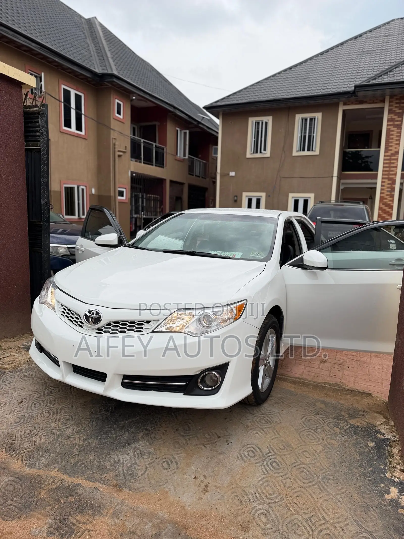 Toyota Camry 2012 White