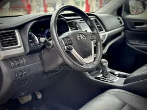Toyota Highlander Limited Platinum 2019 Blue